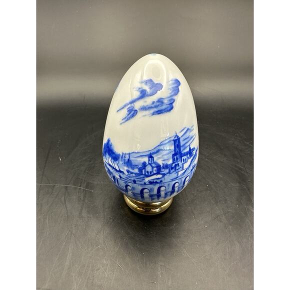 The Franklin Mint Egg Blue White Porcelain Collectible Delft Style 3" 1990 - Picture 2 of 8